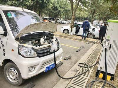 成都最大電動汽車公共充電站投運(yùn) 日充電500輛，緩解“里程焦慮”？